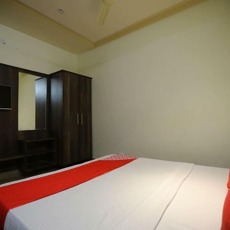 Oyo 40791 Hotel Hot N Fast Suratgarh Kültér fotó