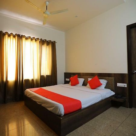 Oyo 40791 Hotel Hot N Fast Suratgarh Kültér fotó