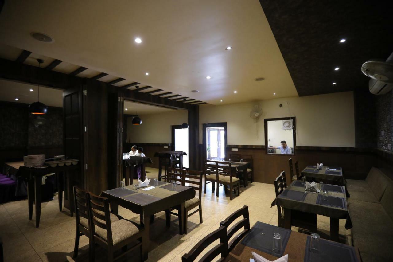 Oyo 40791 Hotel Hot N Fast Suratgarh Kültér fotó