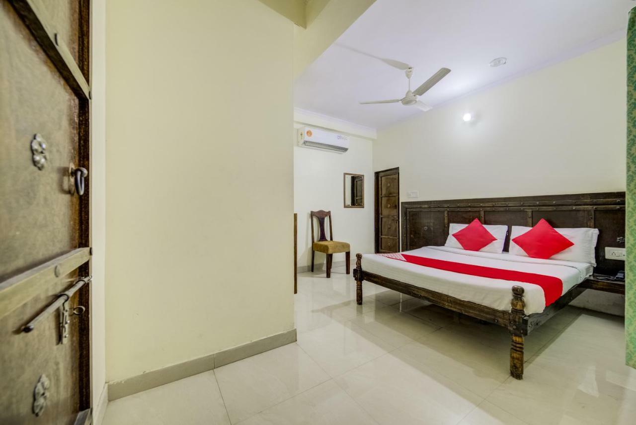 Oyo 40791 Hotel Hot N Fast Suratgarh Kültér fotó