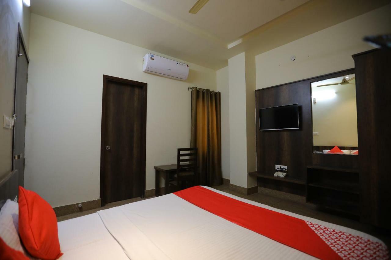Oyo 40791 Hotel Hot N Fast Suratgarh Kültér fotó