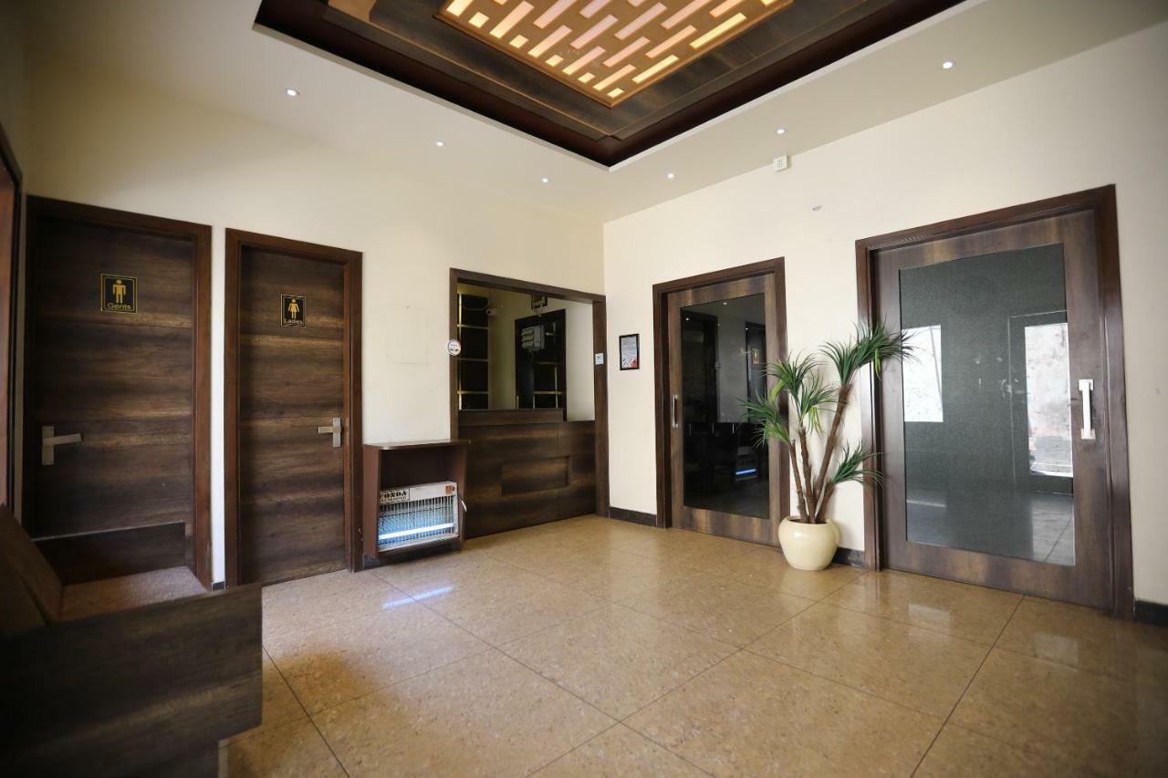 Oyo 40791 Hotel Hot N Fast Suratgarh Kültér fotó