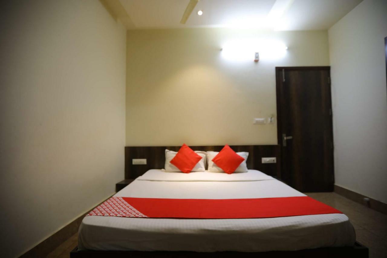 Oyo 40791 Hotel Hot N Fast Suratgarh Kültér fotó