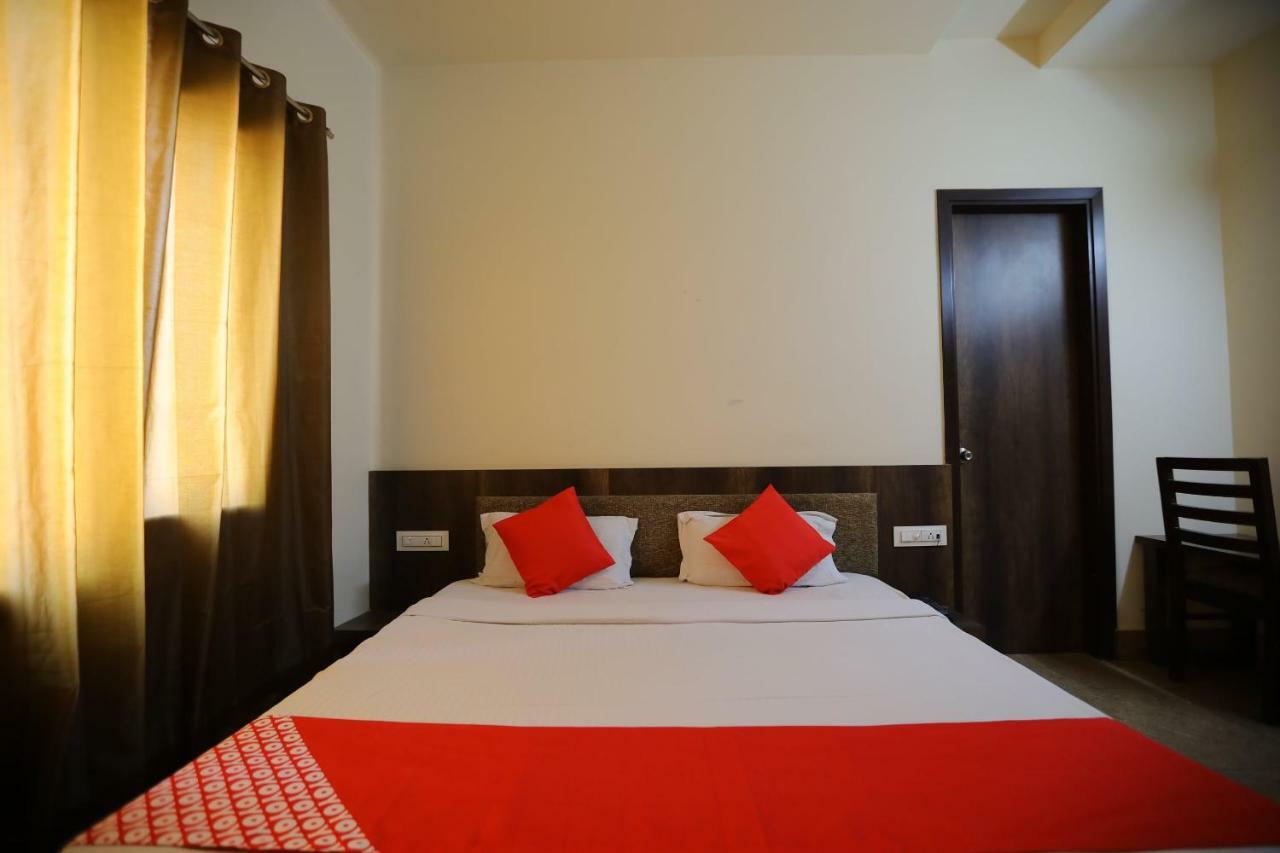 Oyo 40791 Hotel Hot N Fast Suratgarh Kültér fotó