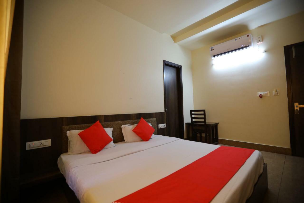 Oyo 40791 Hotel Hot N Fast Suratgarh Kültér fotó