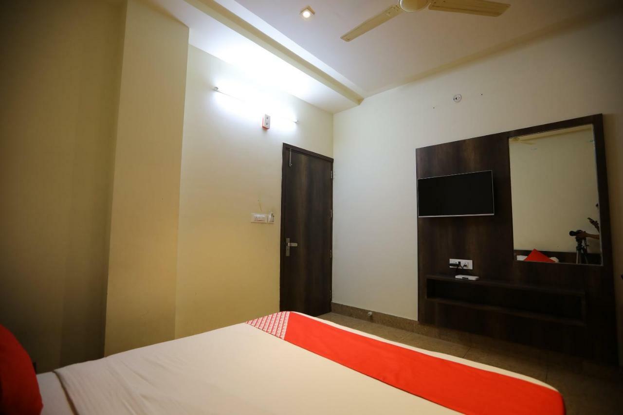Oyo 40791 Hotel Hot N Fast Suratgarh Kültér fotó